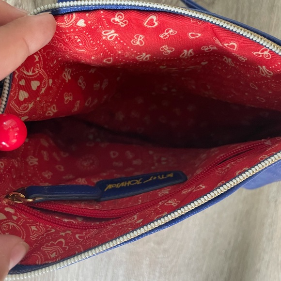 Betsey Johnson American Bow Crossbody - Picture 4 of 5
